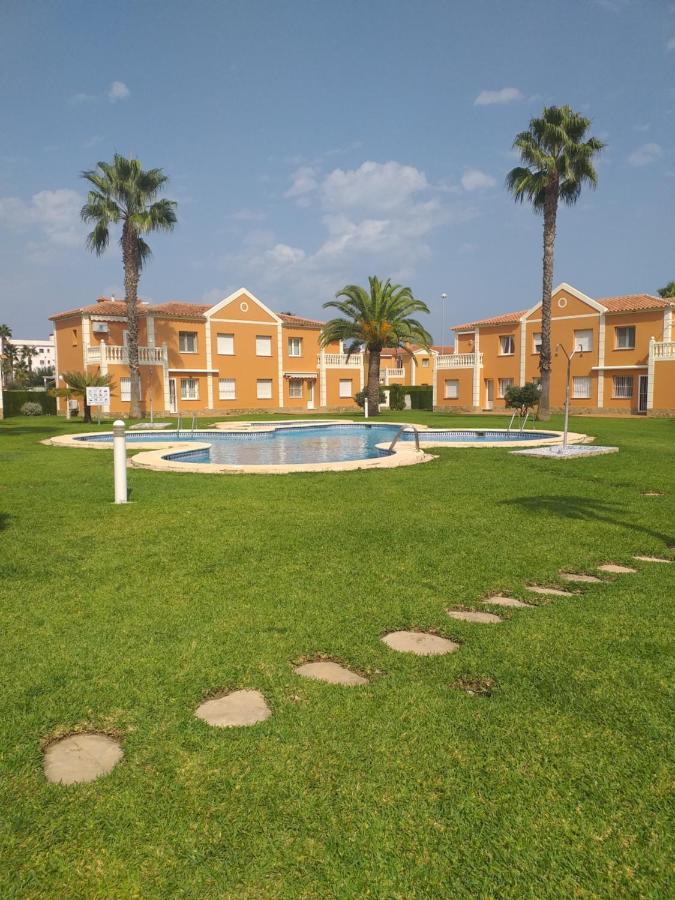 Oliva Nova Flat In Front Of Met Apartamento Exterior foto
