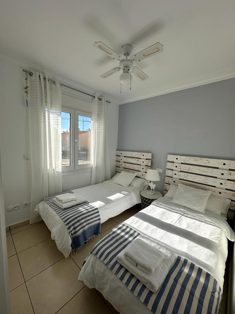 Oliva Nova Flat In Front Of Met Apartamento Exterior foto